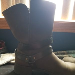 Like new Brown boots